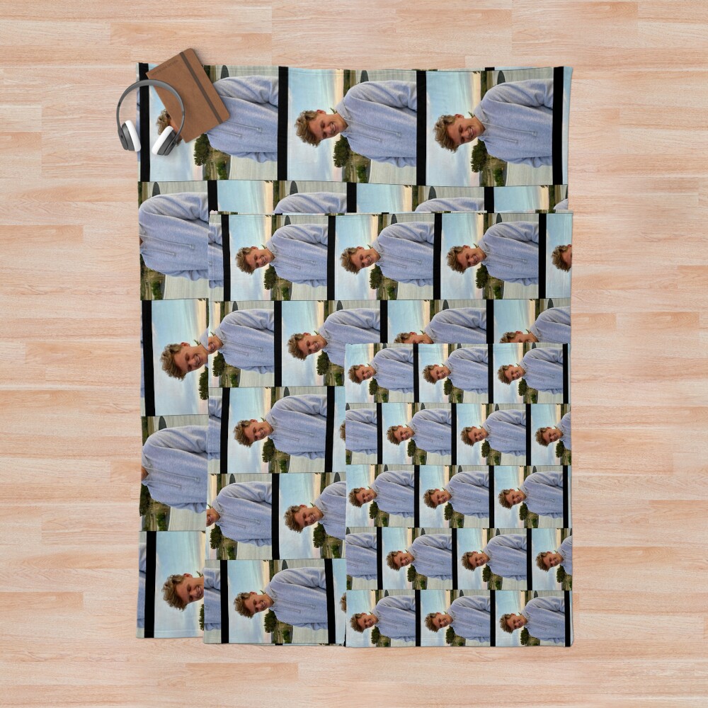 urblanket comparesquarex1000.1u2 11 - Ryan Trahan Fans