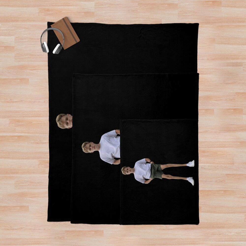 urblanket comparesquarex1000.1u2 2 - Ryan Trahan Fans